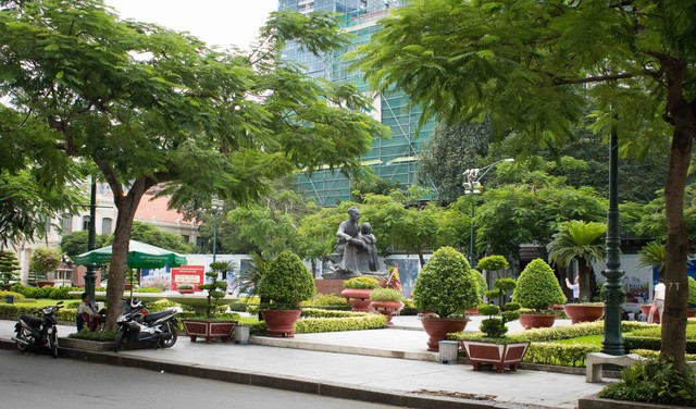 Ho Chi Minh Statue