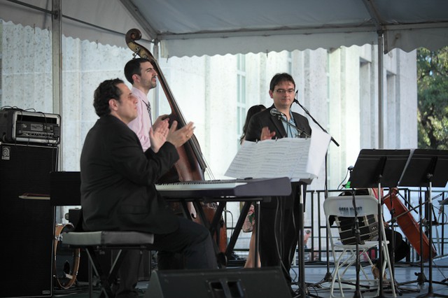 2012 04 iFest Crowd Tango by eschipul-9775